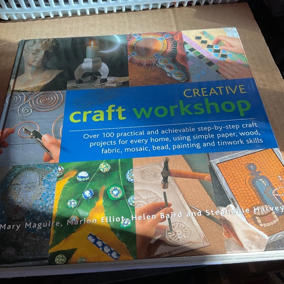 Other - Book - Cretive Craft Workshop.   H244